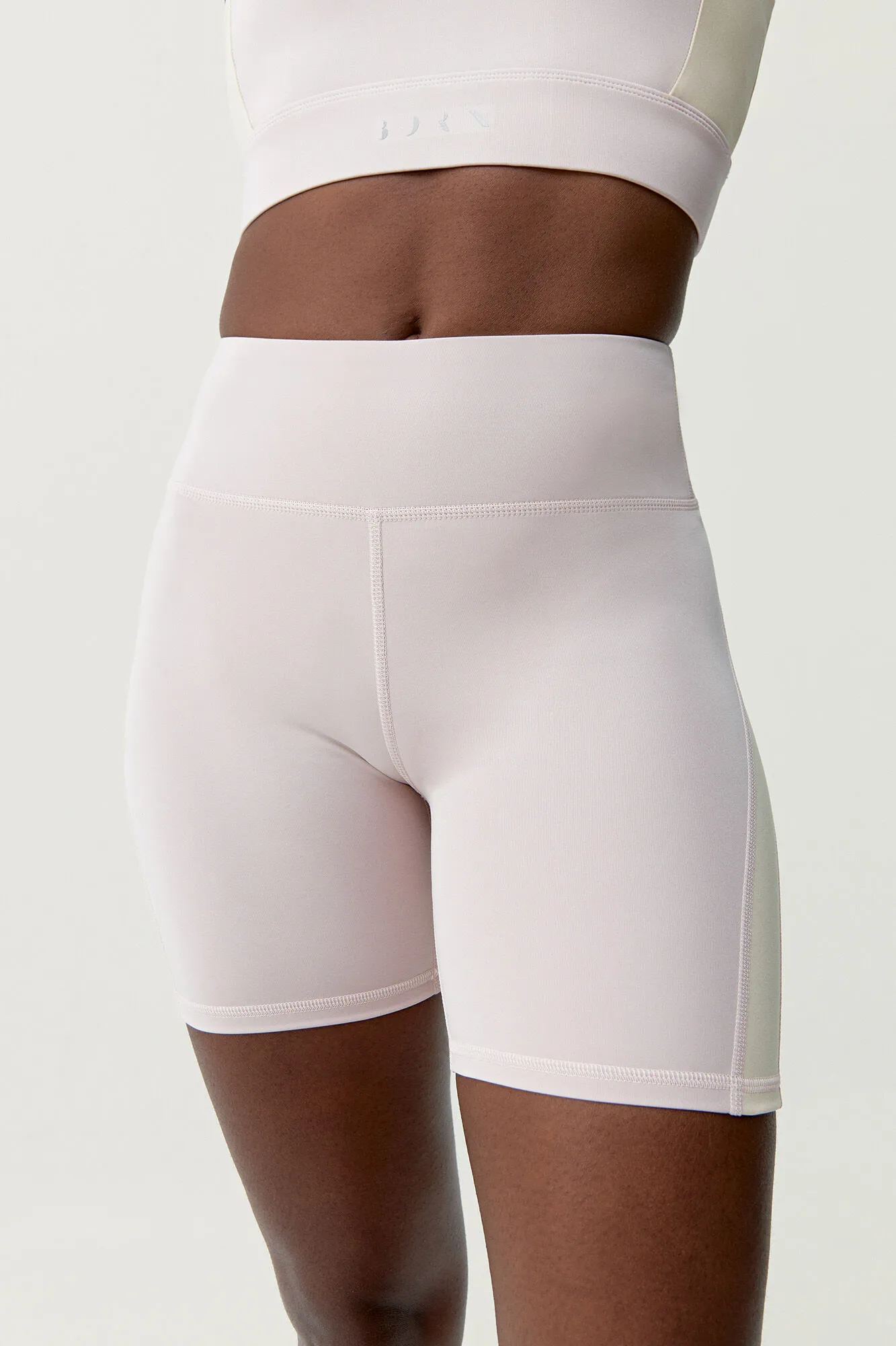 Born Living Yoga Short Latika Pink Soft/Tapioca Soft