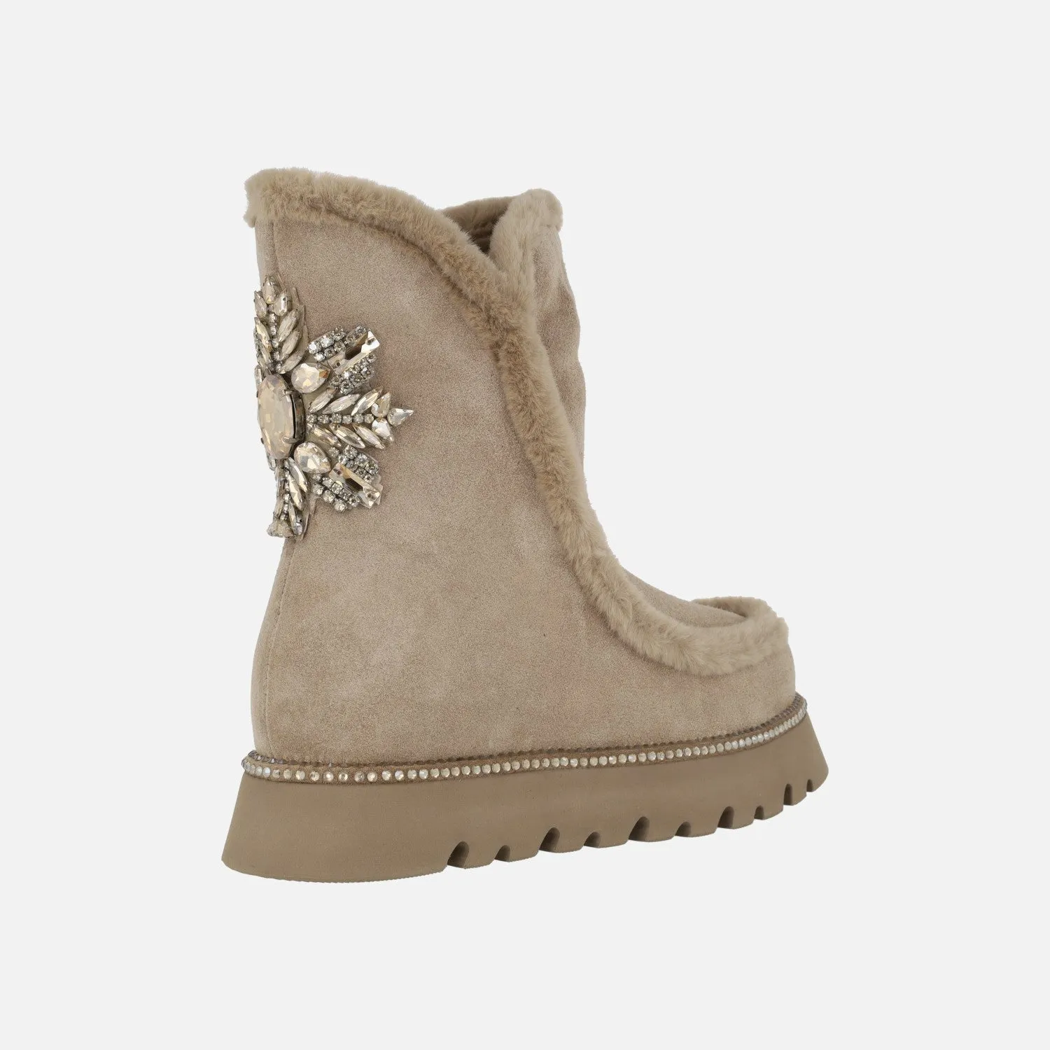 Botas joya en serraje beige con adorno de flor en pedrería