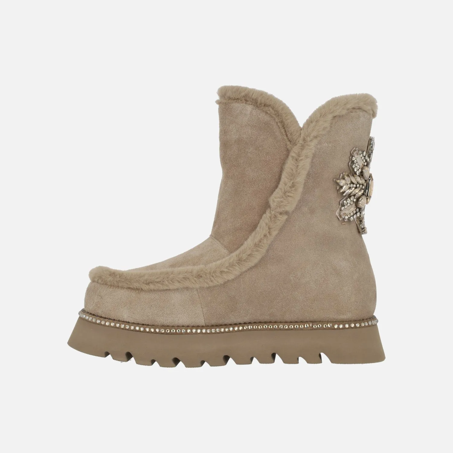 Botas joya en serraje beige con adorno de flor en pedrería