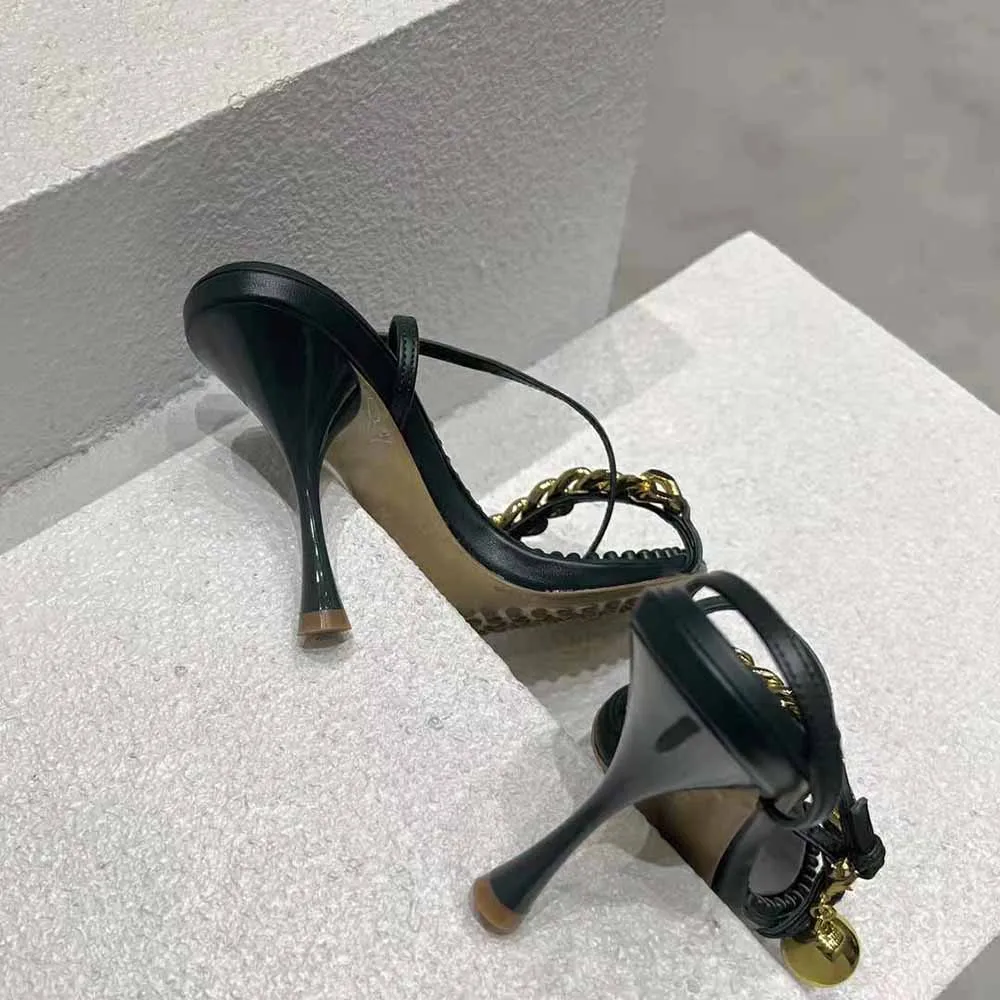 Bottega Veneta Sandalias de mujer de piel negra con lunares y tacón de 9 cm de altura