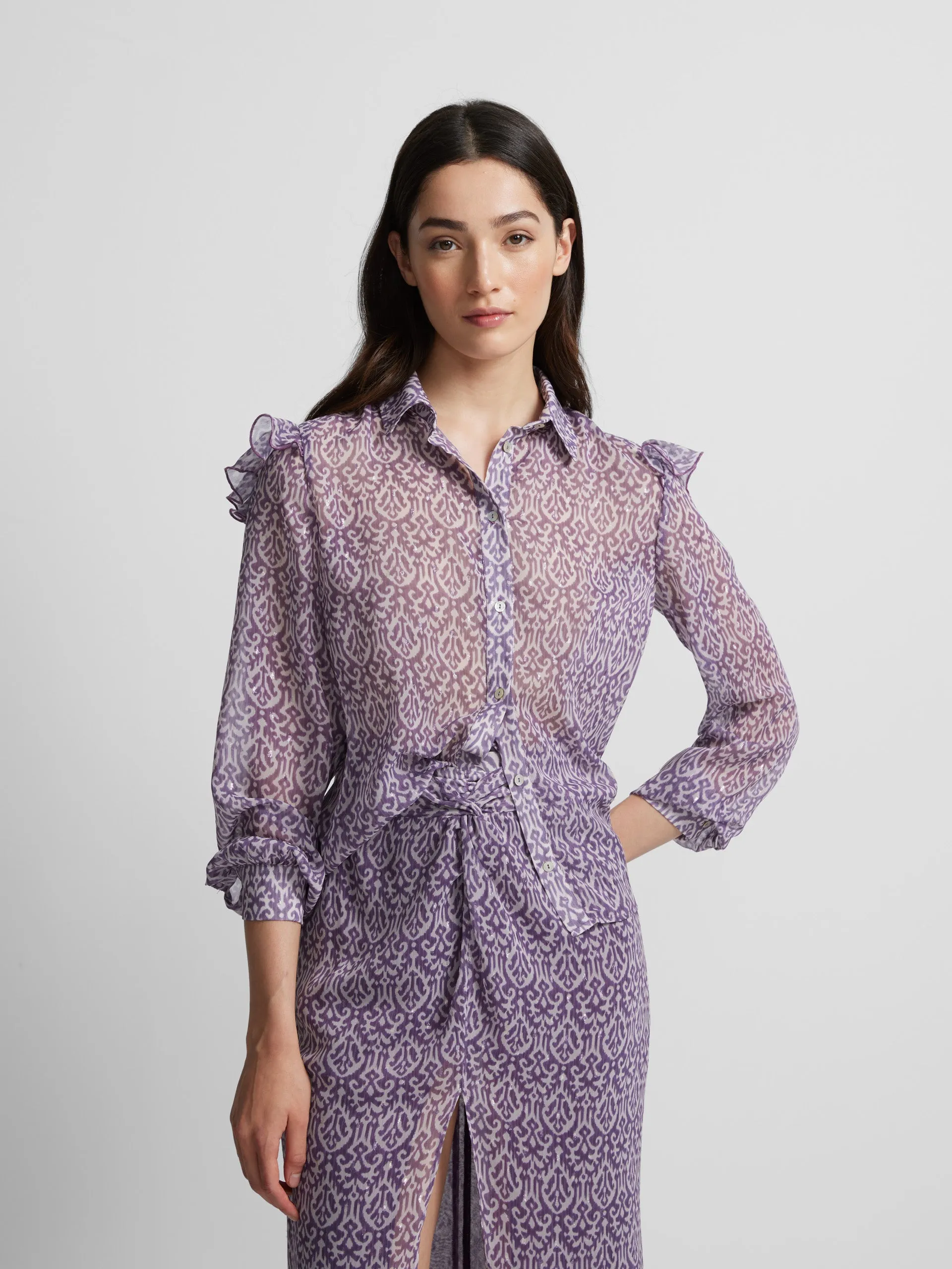 Camisa volante estampado ikat morado