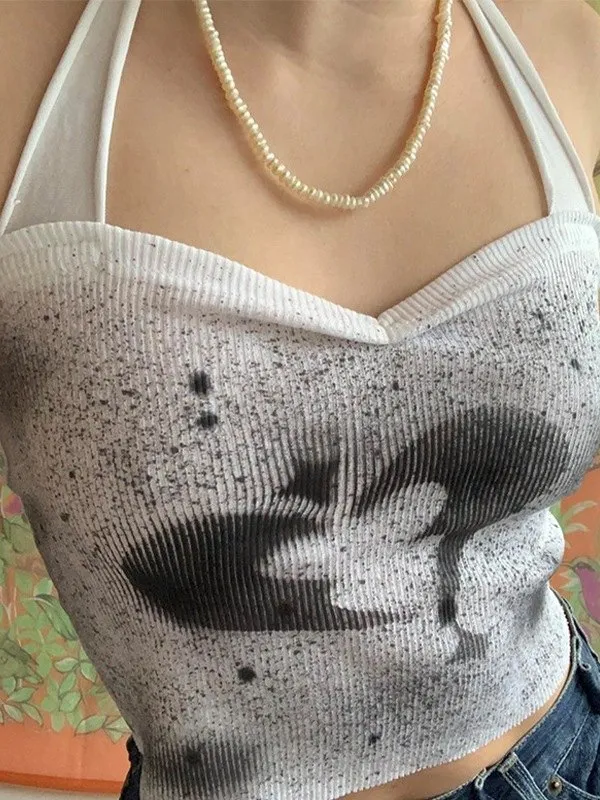 Camiseta sin mangas corta con cuello halter acanalado y corazón teñido anudado