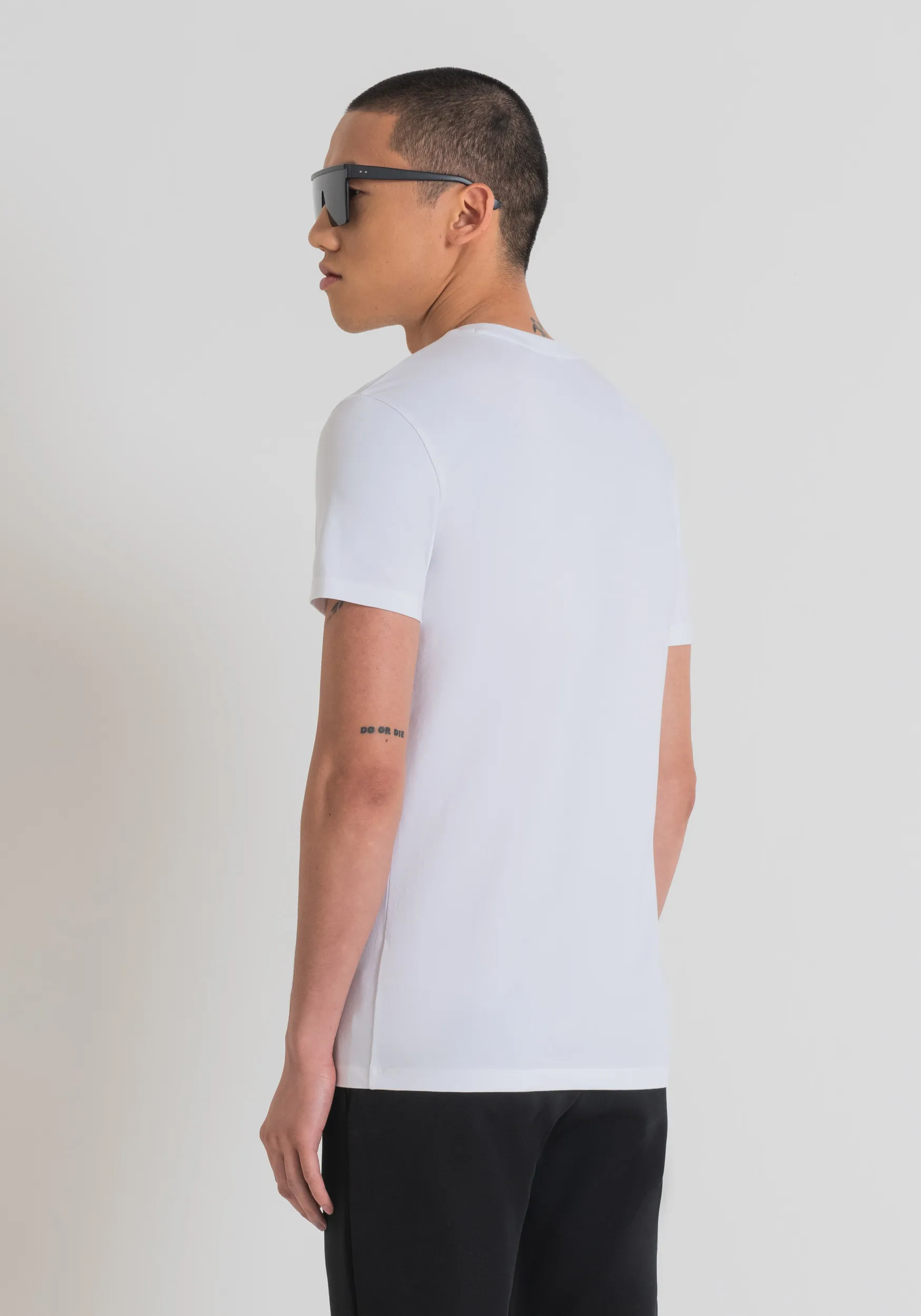 CAMISETA SUPER SLIM FIT DE ALGODÓN ELÁSTICO CON LOGOTIPO ESTAMPADO DE GOMA