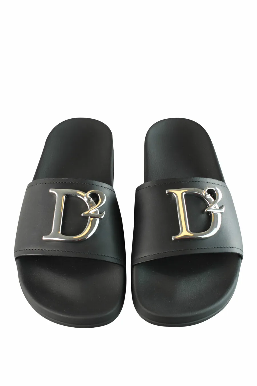 Chanclas negras con logo 