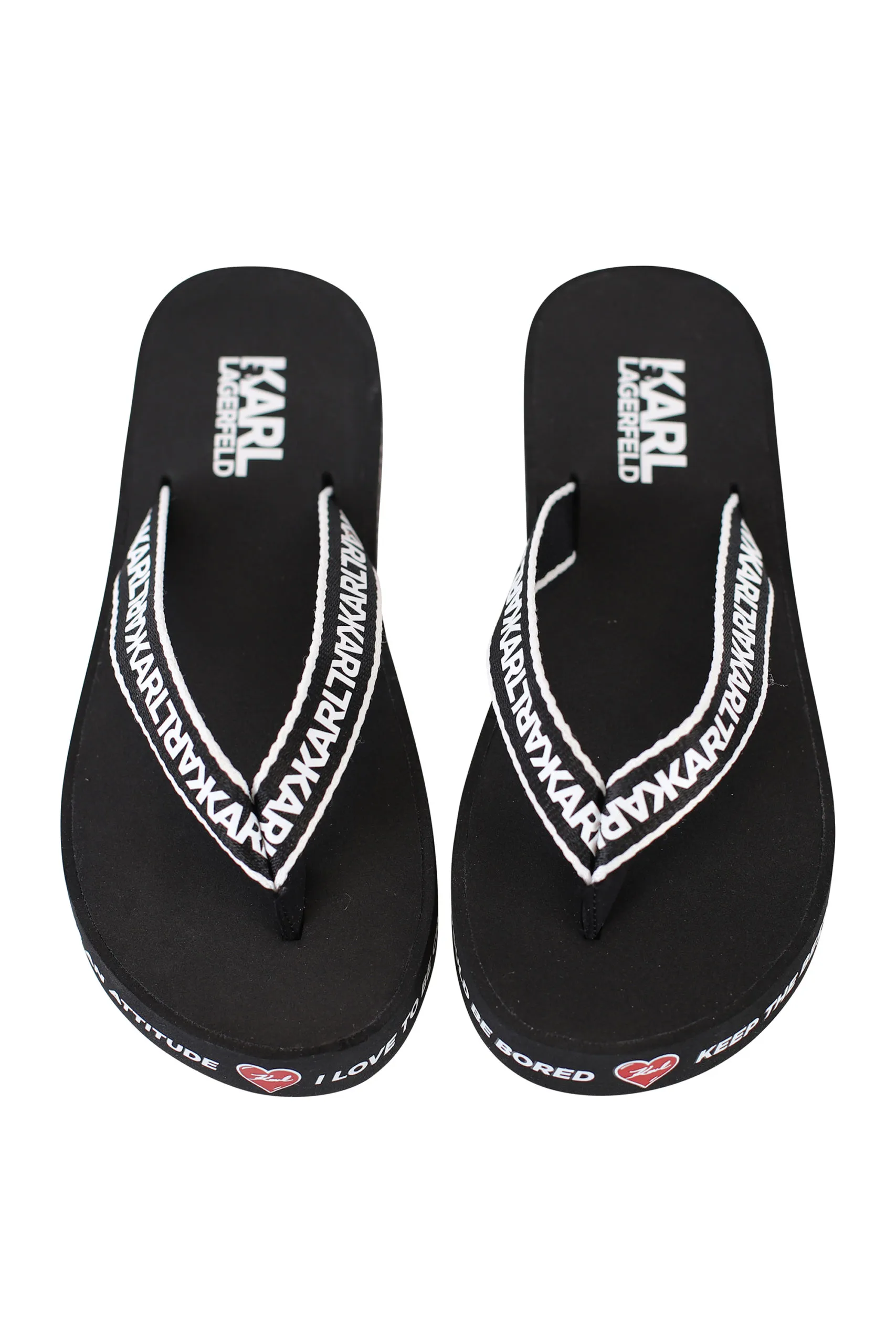 Chanclas negras con logo en cinta