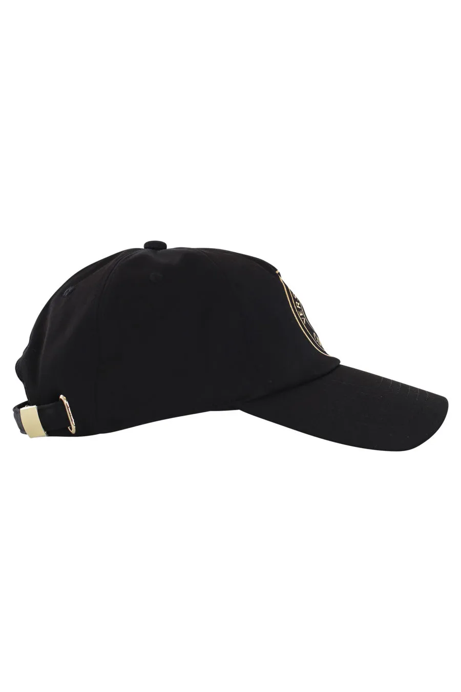 Gorra negra con logo dorado redondo