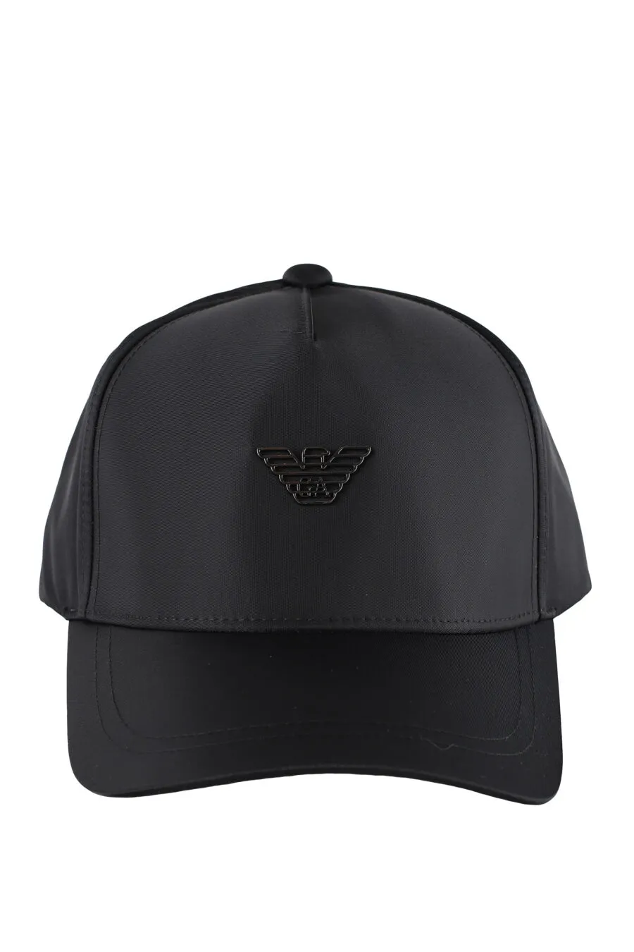 Gorra negra con logo águila en metal