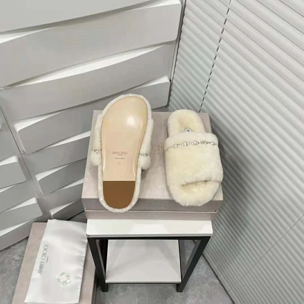 Jimmy Choo Mujer Acinda Slipper Pantuflas de piel de oveja natural con detalles de cristales y perlas