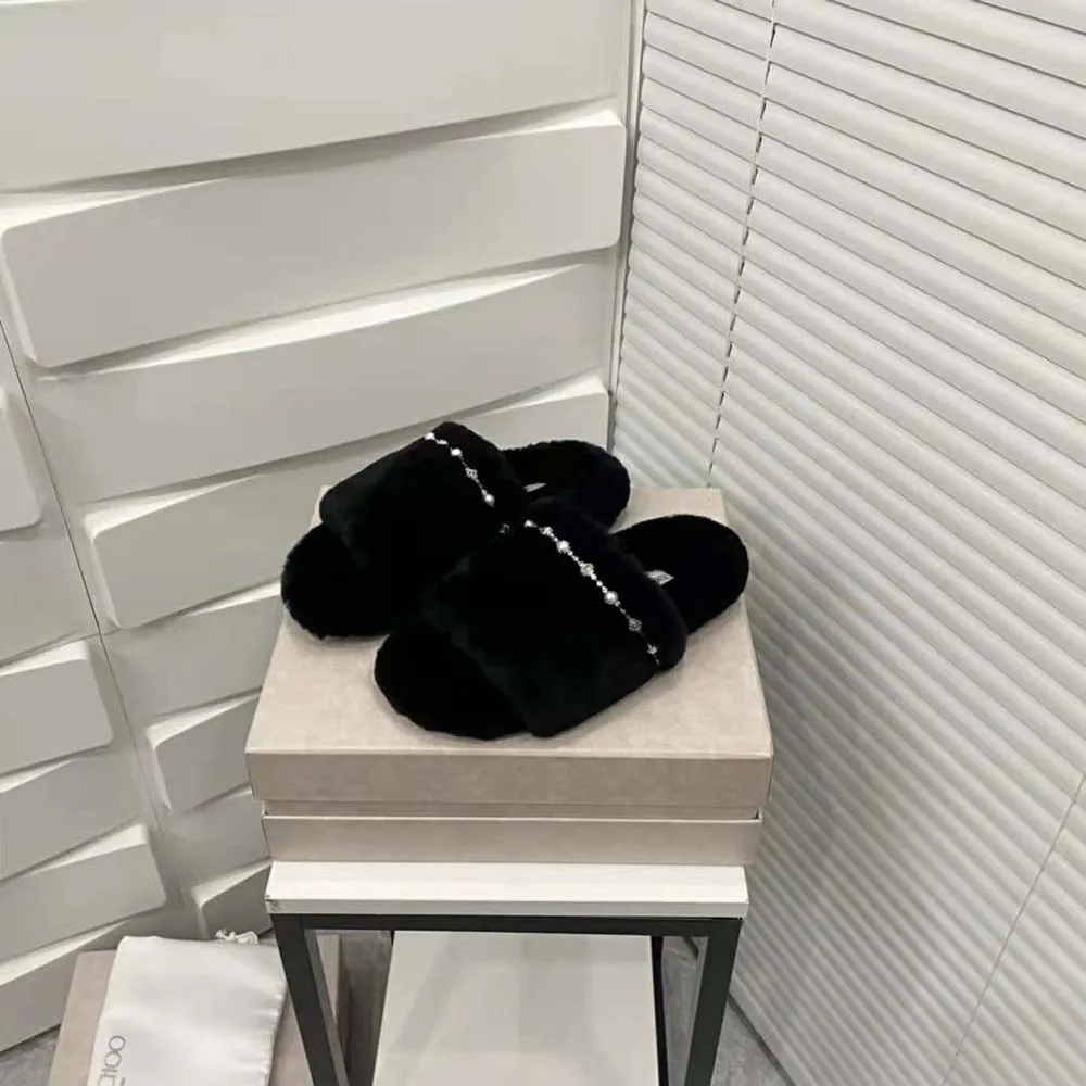 Jimmy Choo Mujer Acinda Slipper Pantuflas de piel de oveja negras con detalles de cristales y perlas