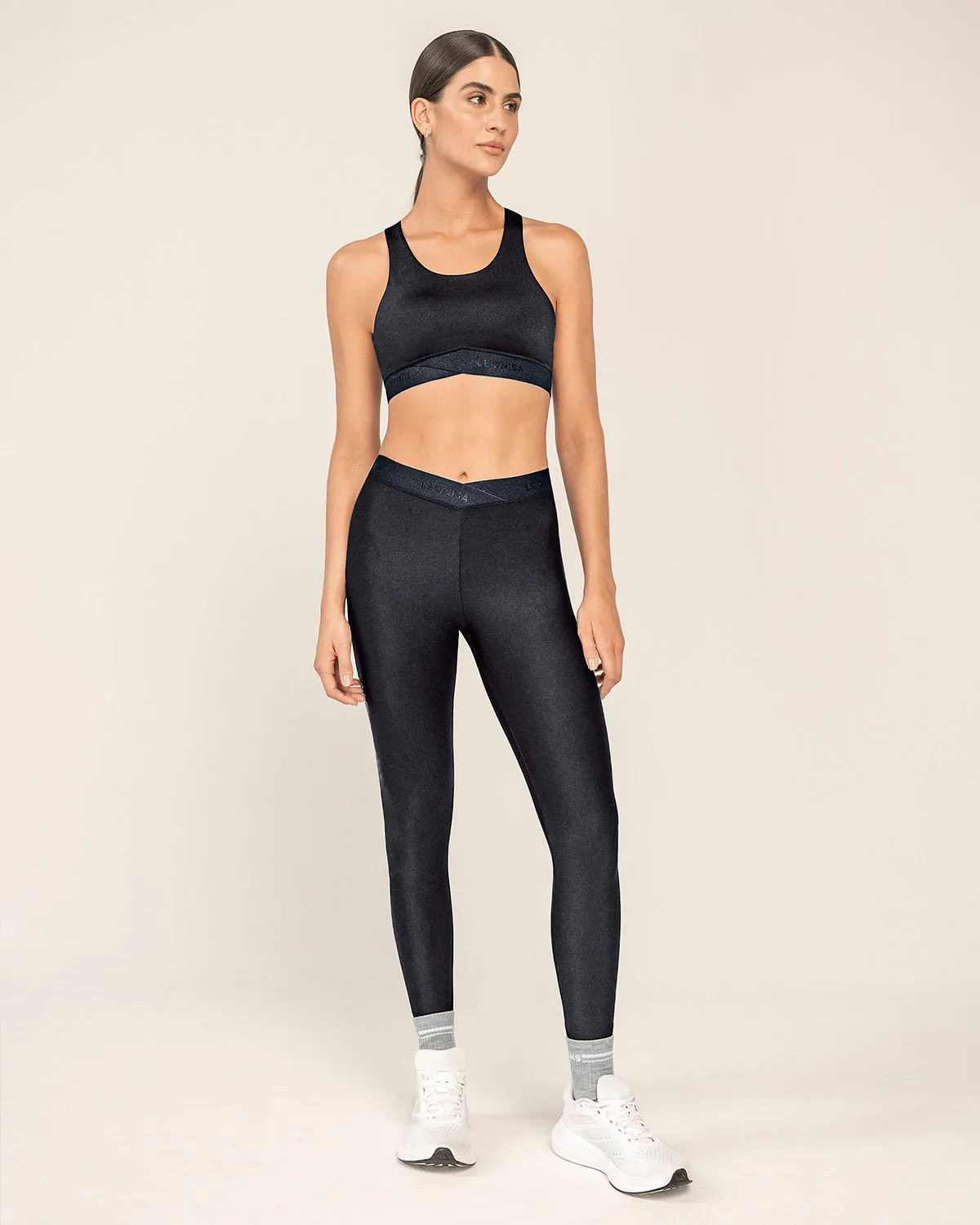 Legging deportivo con pretina en forma de V