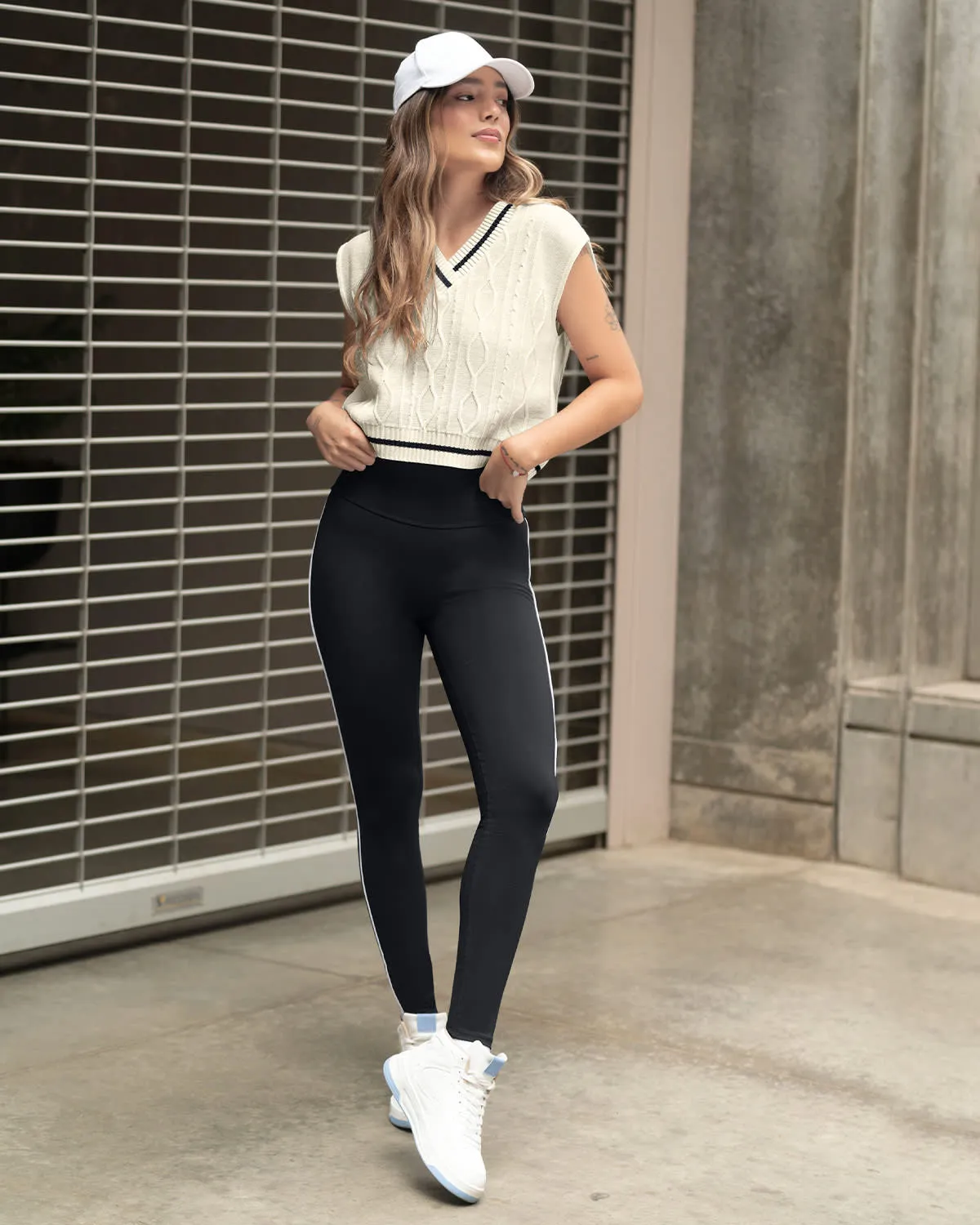 Legging deportivo de control con doble capa de tela en pretina