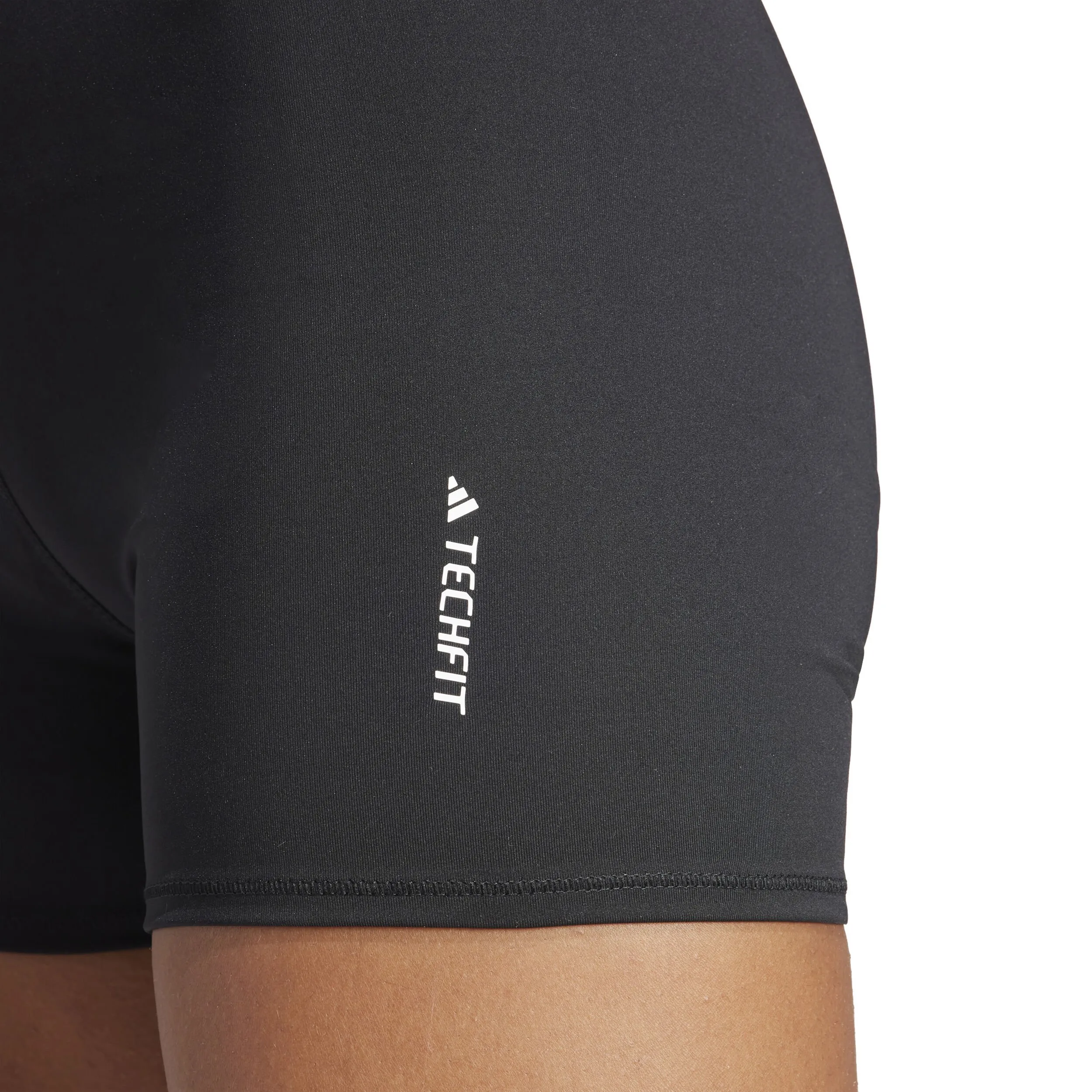 Tech-Fit Short Malla Mujeres