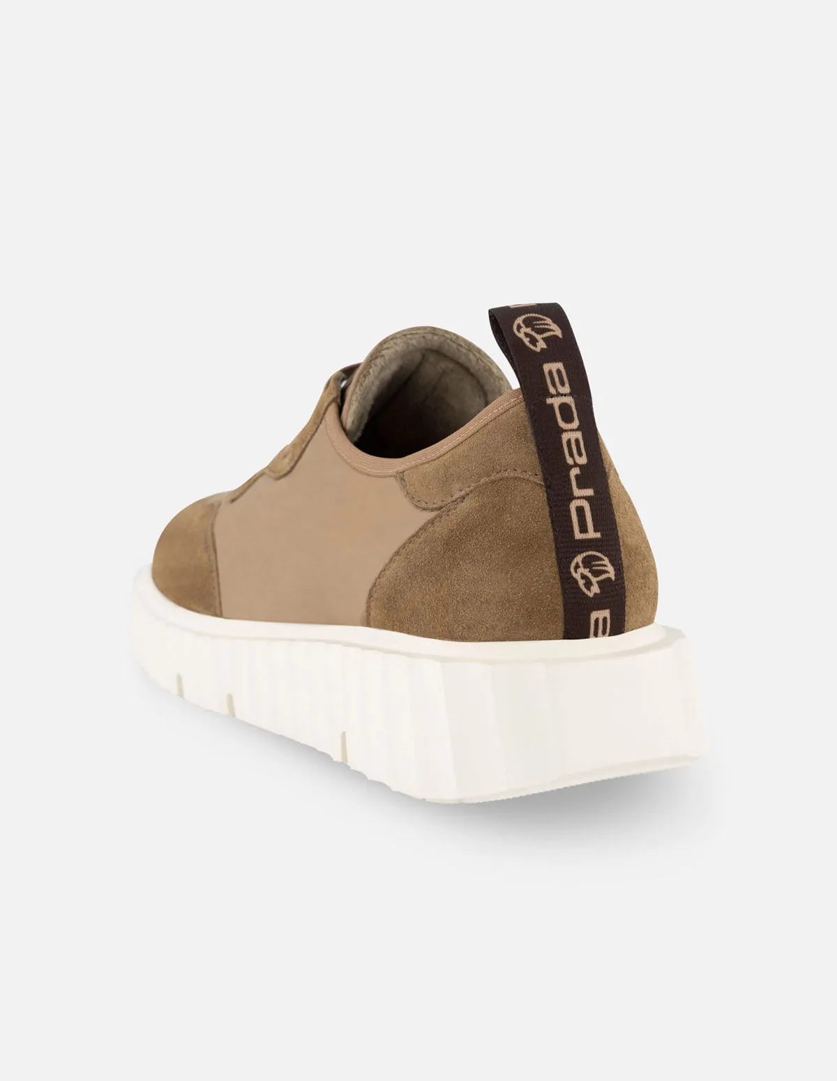 Tenis deportivo beige para mujer en textil ante