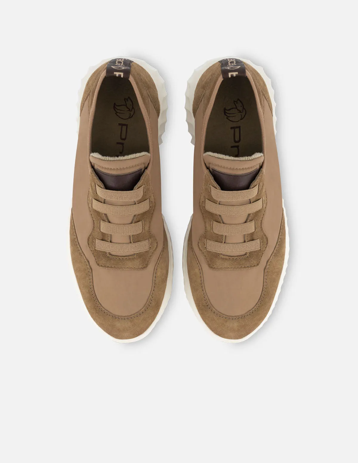 Tenis deportivo beige para mujer en textil ante