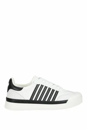 Zapatillas blancas new jersey con lineas negras y logo