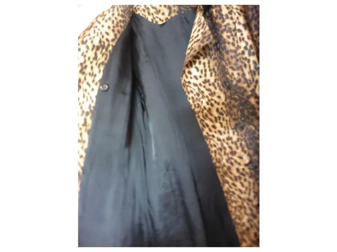 Zara Chaquetas Estampado de leopardo 