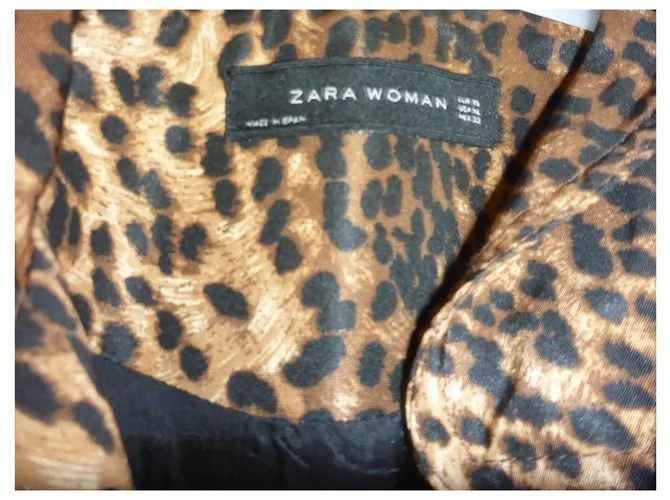 Zara Chaquetas Estampado de leopardo 