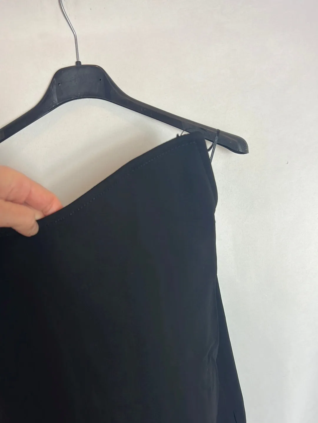 ZARA. Vestido negro largo palabra de honor detalle escote. T S